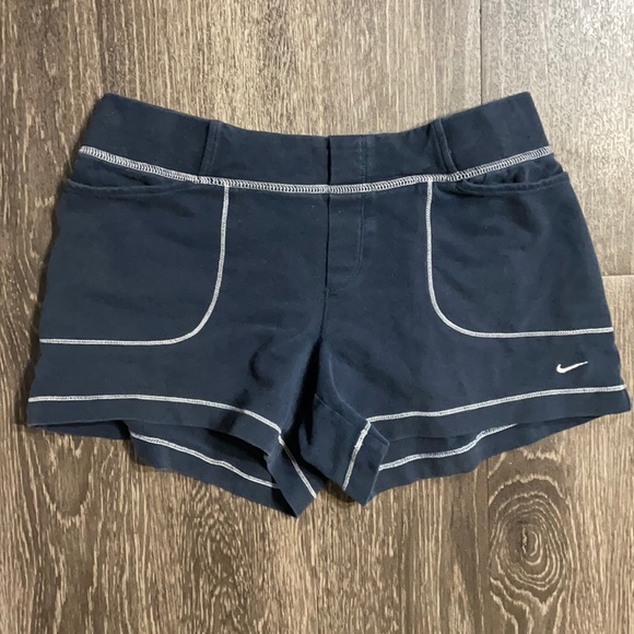 Nike Women's Navy Blue Athletic Lounge Shorts Size Small - Picture 1 of 3